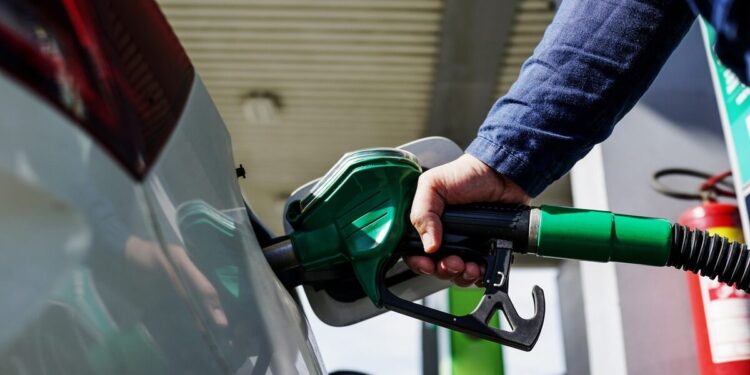 Ακαριαία αύξηση στα καύσιμα σε λίγες ώρες στην Ελλάδα – Πως διαμορφώνεται η νέα τιμή βενζίνης και diesel