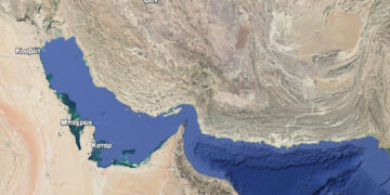 Έκλεισαν τα Στενά του Ορμούζ – Οι Φρουροί της Επανάστασης απειλούν: «Θα βομβαρδίζουμε κάθε πλοίο»