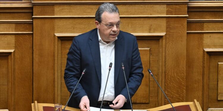 Σ. Φάμελλος στην Κ.Ο. του ΣΥΡΙΖΑ -ΠΣ: "Η Ελλάδα να ακολουθήσει το ισπανικό παράδειγμα μη εμπλοκής στη στρατιωτική επέμβαση στο Ιράν"