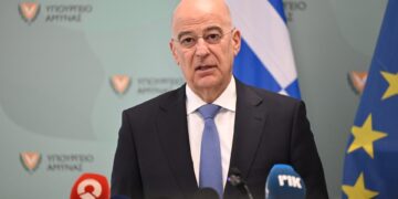 Νίκος Δένδιας από την Λευκωσία: "Η Ελλάδα θα είναι εδώ καθ’ όλη τη διάρκεια της κρίσης"