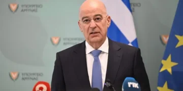 Ο Ν. Δένδιας διαψεύδει τον Κουτσούμπα για drones κατά της Σούδας