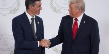 Ο Σάντσεθ διαψεύδει τον Λευκό Οίκο που ανακοίνωσε «στρατιωτική συνεργασία» της Ισπανίας με ΗΠΑ