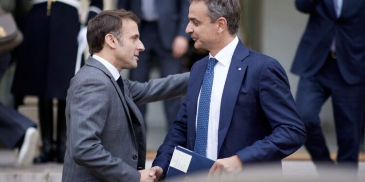 Τηλεφωνική επικοινωνία Κ. Μητσοτάκη με Εμ. Μακρόν για Ιράν, Κύπρο και Λίβανο