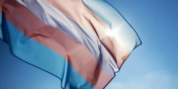 Πατήσια: 81χρονη τρανς πέθανε από ασιτία - Τι κατήγγειλε η Έλενα Ακρίτα στη Βουλή