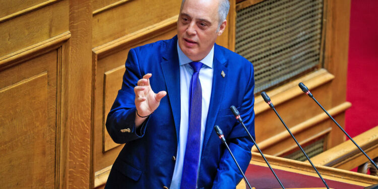 Ακραία επίθεση Βελόπουλου κατά της πρέσβειρας των ΗΠΑ στην Ελλάδα, Κίμπερλι Γκίλφοϊλ