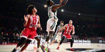Euroleague: Ο Ολυμπιακός νίκησε με 86-80 τον Παναθηναϊκό στο clasico του ΣΕΦ