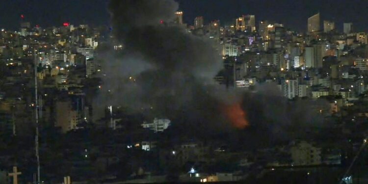 Φλέγεται η Μέση Ανατολή: Ομοβροντία πυραύλων από το Ιράν κατά του Ισραήλ – Το Τελ Αβίβ χτυπά Τεχεράνη και Βηρυτό