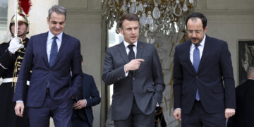 Συνάντηση Μητσοτάκη, Χριστοδουλίδη και Μακρόν στην Κύπρο