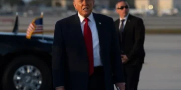 Ο Τραμπ δηλώνει ότι “δεν είναι ευχαριστημένος με τον νέο ηγέτη του Ιράν”