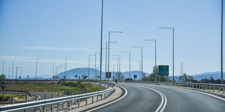 Συνελήφθη 25χρονος μοτοσικλετιστής που οδηγούσε με 151 χιλιόμετρα στη λεωφόρο Μαραθώνος