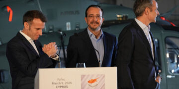 Ανακοίνωση ΚΚΕ: "Η συνάντηση Μακρόν-Μητσοτάκη-Χριστοδουλίδη σηματοδότησε την παραπέρα πολεμική εμπλοκή στο μακελειό του ιμπεριαλιστικού πολέμου"