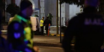 Στη φυλακή μετά την απολογία του ο 48χρονος Σουδανός για το περιστατικό με τις χειροβομβίδες έξω από την ΓΑΔΑ