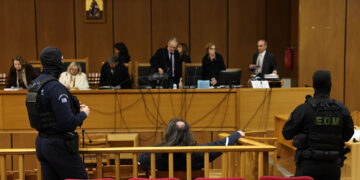 Δίκη Χρυσής Αυγής: Ποινή 13 ετών στα ηγετικά μέλη– Ισόβια στον Ρουπακιά