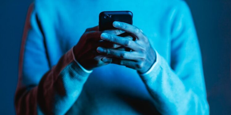 Η ΕΛ.ΑΣ. προειδοποιεί για νέα απάτη με SMS για δήθεν πρόστιμα τροχαίας