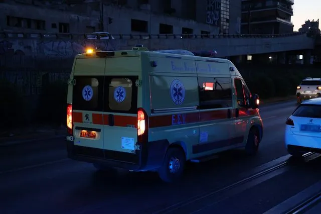 Χαλκίδα: 35χρονος άνδρας εντοπίστηκε νεκρός μέσα στο αυτοκίνητό του, έξω από το 10ο Δημοτικό Σχολείο