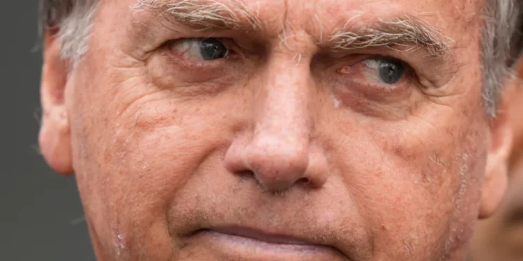 Σε ΜΕΘ ο φυλακισμένος πρώην πρόεδρος της Βραζιλίας Μπολσονάρου, με σοβαρό πρόβλημα υγείας