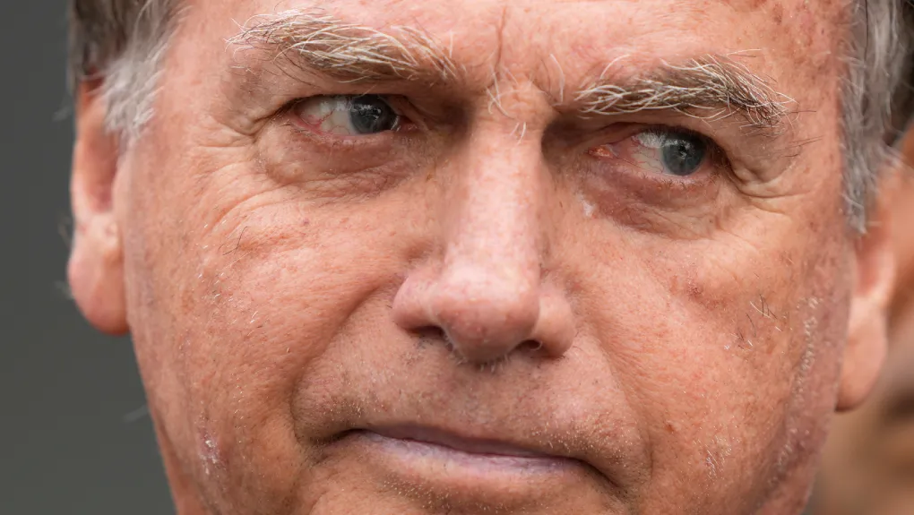 Σε ΜΕΘ ο φυλακισμένος πρώην πρόεδρος της Βραζιλίας Μπολσονάρου, με σοβαρό πρόβλημα υγείας