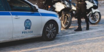 Συνελήφθη αστυνομικός για επικίνδυνη οδήγηση και ανθρωποκτονία από αμέλεια σε θανατηφόρο τροχαίο στο κέντρο της Αθήνας