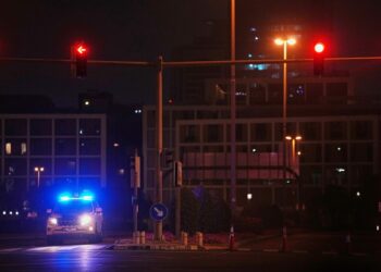 Το Ντουμπάι ανακοίνωσε την προσωρινή αναστολή των πτήσεων στο διεθνές αεροδρόμιο