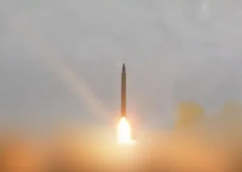 Το Ιράν εκτόξευσε τον βαλλιστικό πύραυλο "Σετζίλ"