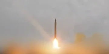 Το Ιράν εκτόξευσε τον βαλλιστικό πύραυλο "Σετζίλ"