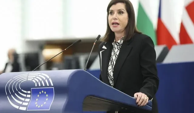 Ξεκίνησε η δίκη για την υπόθεση Ασημακοπούλου και τη διαρροή στοιχείων – “Δεν γνώριζε ότι ήταν παράνομο”