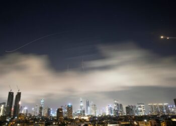 Μαζικές επιθέσεις της Χεζμπολάχ στο Βόρειο Ισραήλ – Ο ισραηλινός στρατός διέταξε την εκκένωση της Τύρου