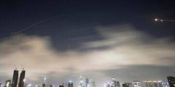 Μαζικές επιθέσεις της Χεζμπολάχ στο Βόρειο Ισραήλ – Ο ισραηλινός στρατός διέταξε την εκκένωση της Τύρου