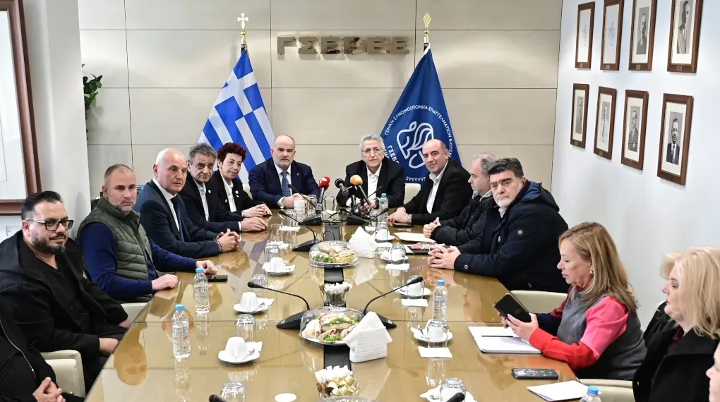 Νέα κλαδική σύμβαση από την 1η Απριλίου για 500.000 εργαζόμενους σε επισιτισμό - τουρισμό