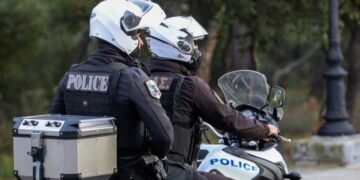Πατήσια: Συνελήφθησαν μετά από κινηματογραφική καταδίωξη δύο νεαροί που δεν σταμάτησαν στο σήμα των αστυνομικών 