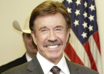 Ο Τσακ Νόρις σε νοσοκομείο της Χαβάης – Ποια είναι η κατάσταση της υγείας του