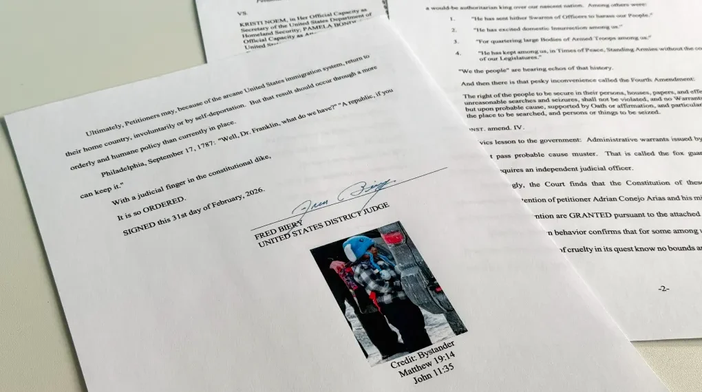 ΗΠΑ: Ομοσπονδιακός δικαστής απέρριψε την αίτηση ασύλου του 5χρονου Λίαμ που είχε συλλάβει η ICE στη Μινεσότα 