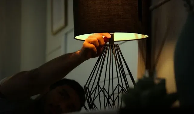 Τι να κάνετε αν ξυπνάτε στις 3 τα ξημερώματα και δεν μπορείτε να κοιμηθείτε - 4 απλές συμβουλές