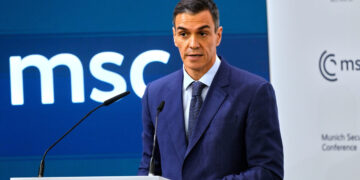 Δραστικά μέτρα παίρνει η Ισπανία λόγω του πολέμου στη Μ. Ανατολή: Μειώνει 10% τον ΦΠΑ στα καύσιμα, αναστέλλει τον φόρο κατανάλωσης στο ρεύμα