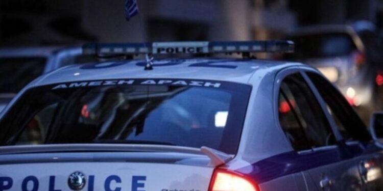 Έφοδος της Αστυνομίας σε γκαλερί γνωστού αντικέρ – Εντοπίστηκαν δεκάδες πλαστοί πίνακες