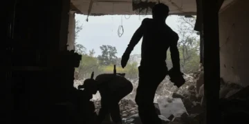 Ουκρανία: Εκκενώνεται το Σλοβιάνσκ - Ο ρωσικός στρατός προ των πυλών της πόλης