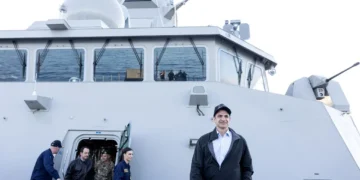 Σφοδρές αντιδράσεις της αντιπολίτευσης για το κυριακάτικο μήνυμα του πρωθυπουργού για τη Μέση Ανατολή