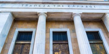 Εκτιμήσεις της Τράπεζας της Ελλάδας για τις επιπτώσεις του πολέμου: Η ανάπτυξη πέφτει στο 1,9%, ο πληθωρισμός ανεβαίνει στο 3,1%