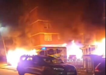 Βρετανία: Πυρπολήθηκαν τέσσερα ασθενοφόρα της εβραϊκής κοινότητας στο Λονδίνο