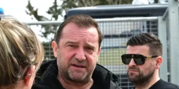 Ανάρτηση Πλακιά για την Δίκη των Τεμπών: "Πριν από τρία χρόνια μπάζωσαν τα παιδιά μας, σήμερα μπάζωσαν κι εμάς"