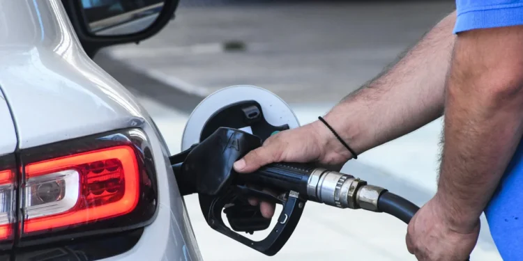 Πότε ανοίγει η πλατφόρμα για το Fuel Pass - Πώς να κάνετε αίτηση -Τα ποσά και οι δικαιούχοι