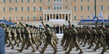 25η Μαρτίου: Εντυπωσιακή στρατιωτική παρέλαση στην Αθήνα – Ποια νέα οπλικά συστήματα παρουσιάστηκαν