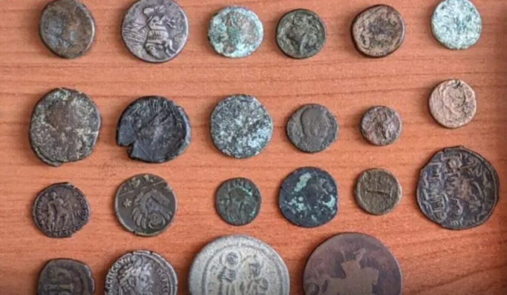 Συνελήφθη στην Κέρκυρα 41χρονος για αρχαιοκαπηλία – Κατείχε 22 αρχαία νομίσματα