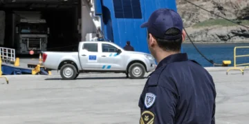 Λήμνος: Νεκρός ο οδηγός του οχήματος που έπεσε στο λιμάνι του Μούδρου