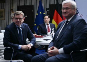 Ο Γερμανός υπουργός Εξωτερικών, Γιόχαν Βαντεφούλ, κατηγορεί τη Ρωσία ότι βοηθά το Ιράν στον εντοπισμό στόχων