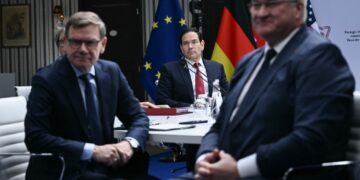 Ο Γερμανός υπουργός Εξωτερικών, Γιόχαν Βαντεφούλ, κατηγορεί τη Ρωσία ότι βοηθά το Ιράν στον εντοπισμό στόχων