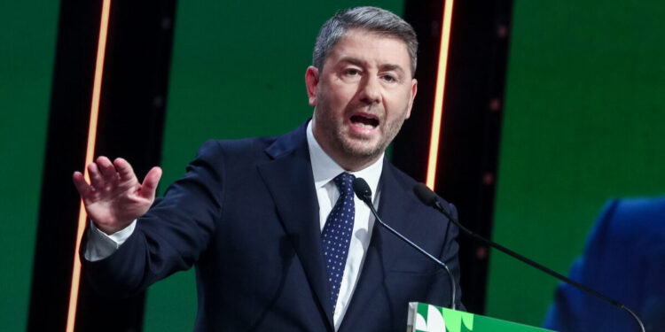 Νίκος Ανδρουλάκης στο συνέδριο του ΠΑΟΚ: Εκτός πραγματικότητας τα σενάρια συνεργασίας με τη ΝΔ