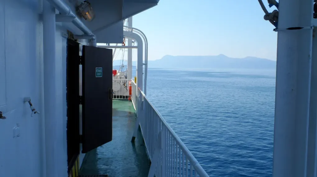 Απίστευτο περιστατικό σε πλοίο σε σχολική εκδρομή για Κρήτη- Άνδρας μπήκε γυμνός σε καμπίνα μαθητριών