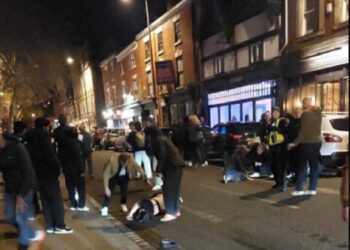 Βρετανία: Αυτοκίνητο χτύπησε πεζούς στην πόλη Ντέρμπι – Τουλάχιστον 20 τραυματίες