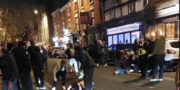 Βρετανία: Αυτοκίνητο χτύπησε πεζούς στην πόλη Ντέρμπι – Τουλάχιστον 20 τραυματίες